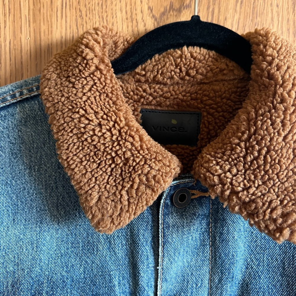 Vince Mohave Blue Denim Trucker Jacket with Brown Sherpa Lining - Picture 2 of 12